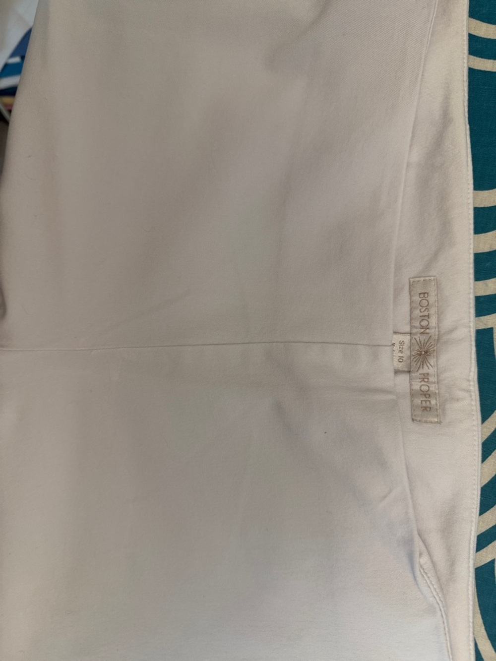 Boston Proper White Capris